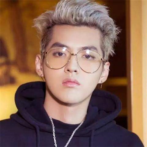 男士戴什么眼鏡好看 選對(duì)眼鏡顏值提升堪比整容